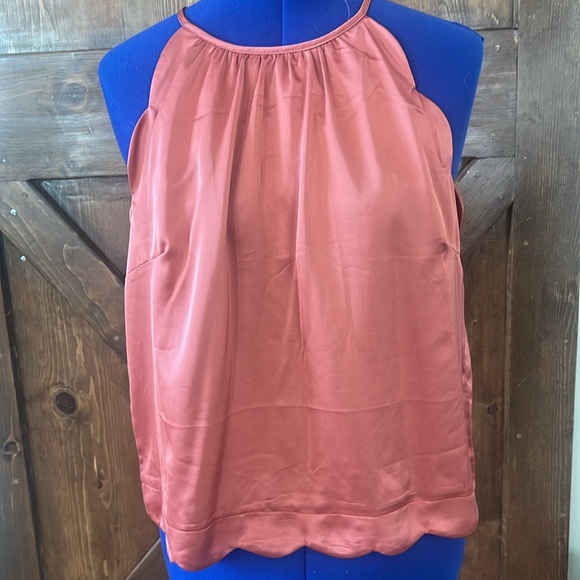 Large satin top - Picture 2 of 8